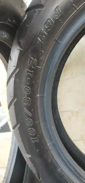ban bekas ring 12 merek irc depan dan belakang
