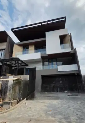 DIJUAL RUMAH MEWAH WATER FRONT