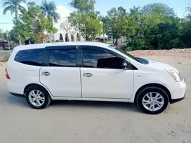Nisan Livina mulus dan terawat