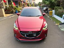 Mazda 2 R skyactive 2015 Bensin
