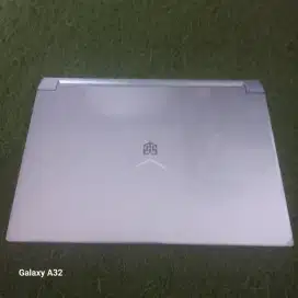 Laptop Gaming Advan pixwar ryzen 7 pemakaian masih baru