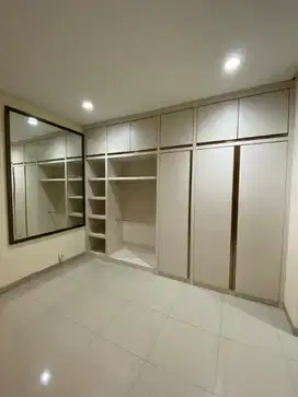 JUAL RUMAH BOULEVARD GREEN LAKE CITY AMERIKA LATIN