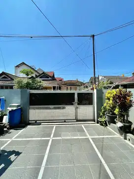 Dijual Rumah Mewah Modern Di Area Taman Cibaduyut Indah Bandung