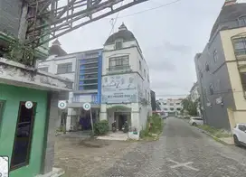Disewakan Ruko Sudut Strategis 3 Lt – Jl. Jend. Sudirman, Pekanbaru