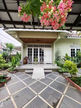 Rumah Hook Asri di Kebon Jeruk Jakarta Barat