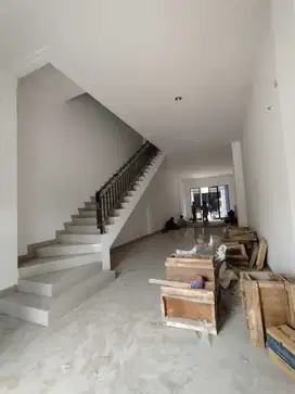Disewa Ruko Gandeng Lokasi Bagus Pingir Jalan Pik2