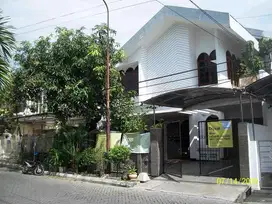 Rumah di Dharmahusada Indah Barat