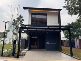 Rumah 2 lantai bagus di depan mall TangCity kota Tangerang