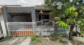 RUMAH DI KELURAHAN KEMIRI, SIDOARJO