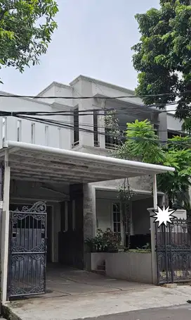 Rumah Bagus di Pejaten akses 2 mobil