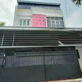 DIJUAL RUMAH MINIMALIS SEMI FURNISHED SIAP HUNI DAN RAPIH SUNTER JAKUT