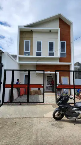 FOR SALE Rumah 2 lantai di Kopo Ketapang