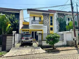Rumah luas halaman belakang besar Villa Bogor Indah 5