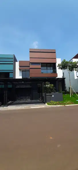 DISEWAKAN Rumah Cluster MOZART 2 Utara Model Premium Sumarecon Serpong