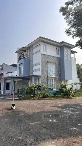 Termurah Rumah 3 lantai  Cluster BSD dekat Aeon dan dekat Tol