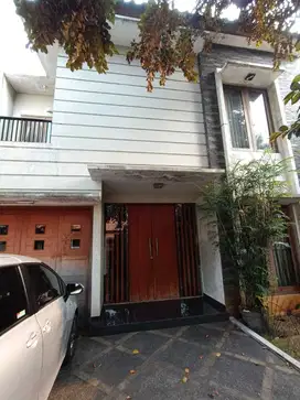 Rumah Rapi Terawat Siap Huni Lokasi Strategis di Jakbar
