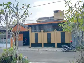 rumah luas mewah murah cluster one gate dekat pakuwon solo baru