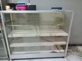 Etalase bekas masih bagus siap pakai