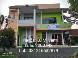 Di jual villa di nongko jajar