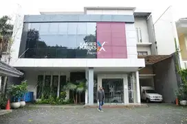 Tempat usaha kantor full furnis poros jalan raya langsep klojen malang