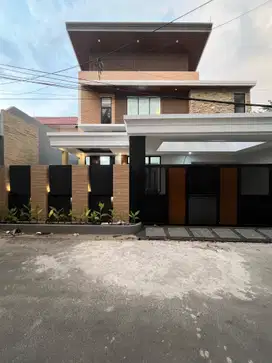 For Sale Luxurious House Brand New Modern Design dalam Komplek