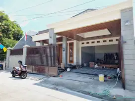 Rumah Mewah 280m² Gress Garasi 4 Finishing Solo Kota