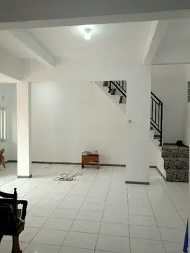 rumah bagus, murah, siap huni di dalam cluster dalam kota.