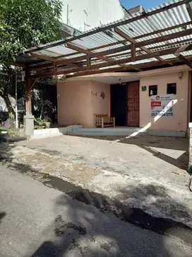 Rumah di Setraduta, cluster, one gate Sistem, satpam 24 jam