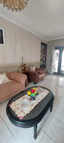 Dijual Rumah di Kota Baru Parahyangan Bandung, 2 Lantai Semifurnished