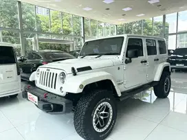 Jeep Wrangler Sahara 3.0L 4wd 2015 nik 2014
