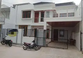Jual Rumah LUAS dan BESAR di Padasuka Cicaheum Bandung 