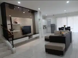 Rumah Mewah Full Furnish di Depark Bsd
