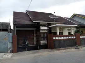 Rumah Luas di Tengah Kota, Full Furnished - Langsung Pindah!