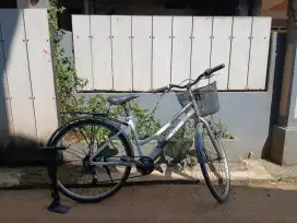 Sepeda Polygon Sierra Lite + Pompa Angin