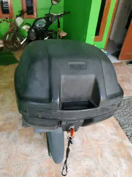 Box Givi E19N kapasitas 19 liter, layak pakai
