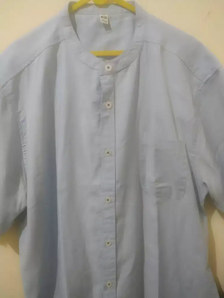 Kemeja Shanghai UNIQLO Lengan pendek