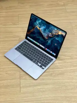 MacBook Air 2024 M3 , 13 inch , 8/256