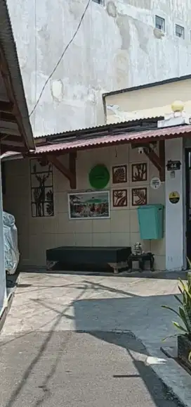 RUMAH PETAK DISEWAKAN