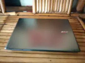 Acer aspire E5-476/core i7-8550u/Ram8gb/ssd 256gb /VGA Nvidia mx150