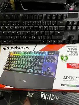 Steelseries apex 7 TKL ( gaming keyboard)