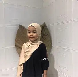 DIJUAL AMBYAR HIJAB DAN CELANA 110pcs!