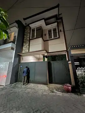 Rumah 3 Lantai Lokasi Nyamplungan Ampel Surabaya