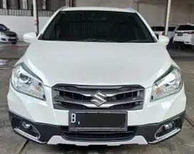 Suzuki SX4 Scross AT Matic 2017 Putih Mulus Siap Pakai Tangan 1