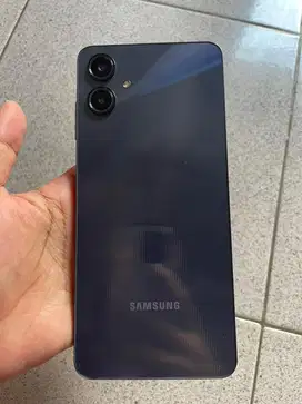 Samsung a06 4/64 gb