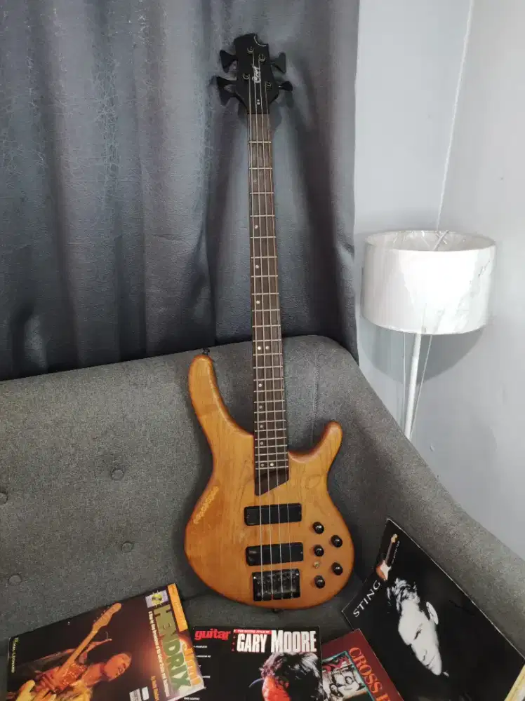 Cort B4 Made in Korea langkaaa no fender musicman