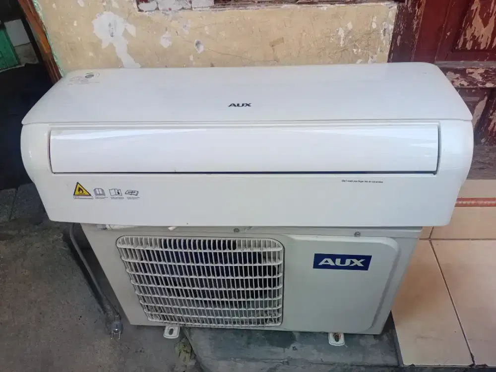 Jual ac aux 1/2pk pemakaian 8 bulan