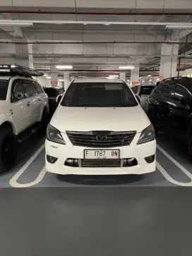 Toyota Kijang Innova V matic diesel tahun 2012 cumi