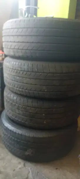 Ban mobil Toyo ring 18 produksi 2023