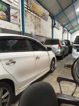 Dibutuhkan mekanik mobil berpengalaman