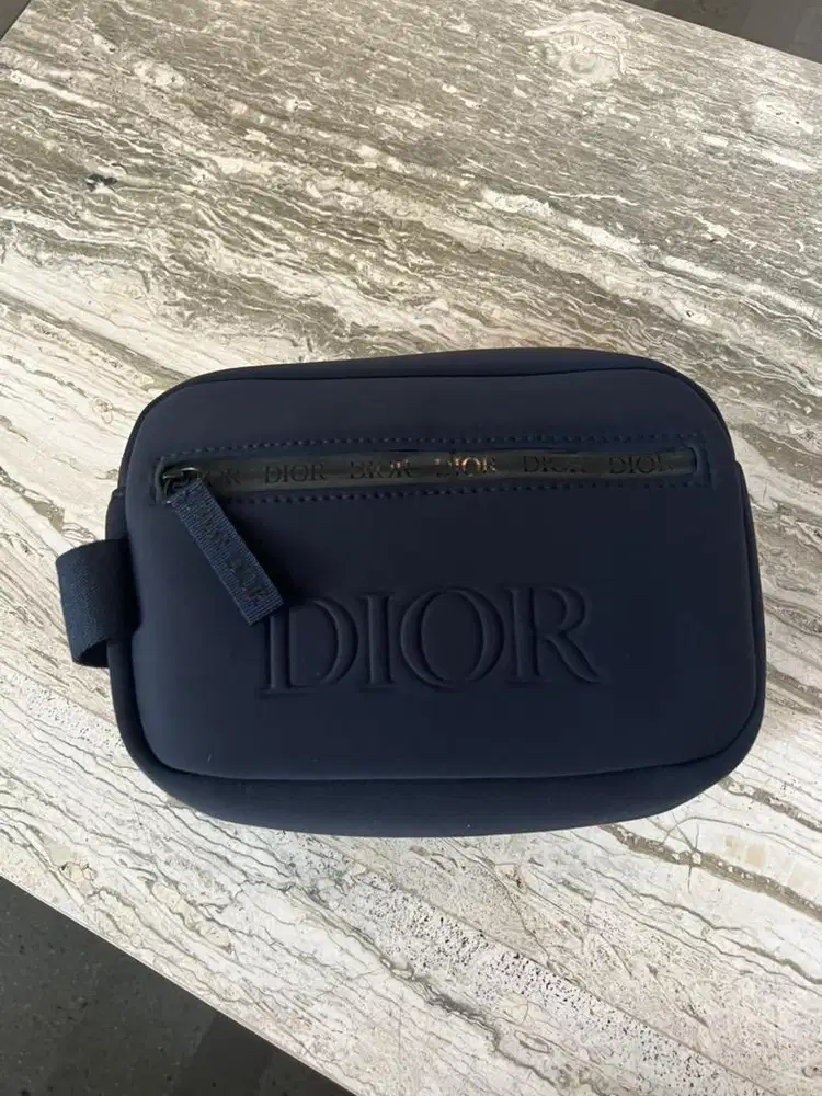 Pouch multi fungsi anti air